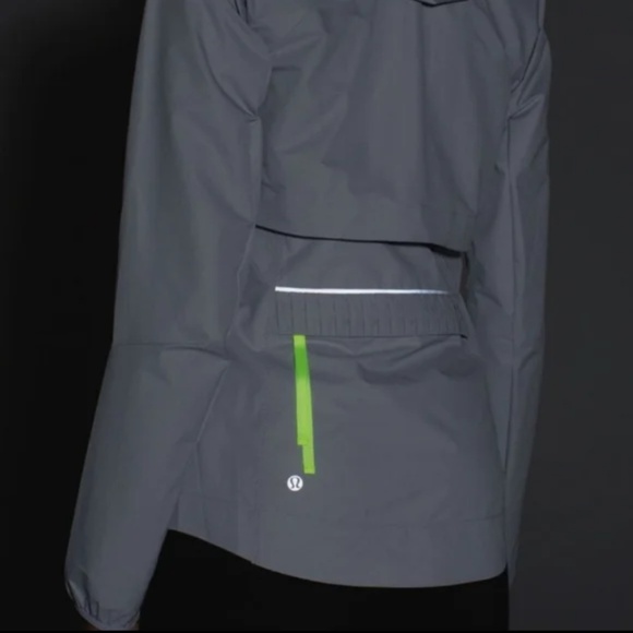 Lululemon The Best Vest 3-in-1 Running Light Vest - Silver Fox Size 8 EUC - Picture 9 of 14